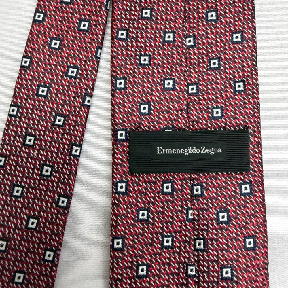 Ermenegildo Zegna Silk Tie 59 x3.25 Red Navy Blue Geometric Square Made in Italy